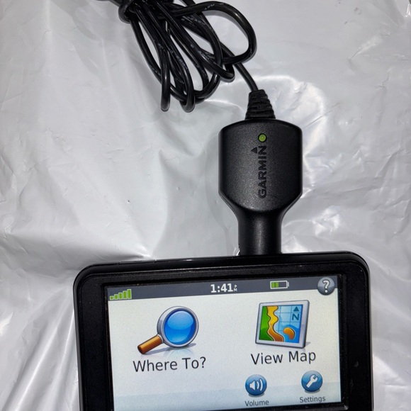 GPS Garmin Nuvi 40LM 4.3" Display 2024 North America Maps Tested works 100% - Picture 3 of 4